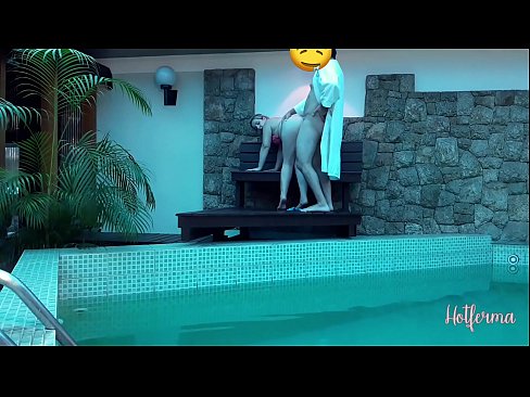 ❤️ Oga pe iranṣẹbinrin si awọn pool, sugbon ko le koju kan gbona ️❌ Ohun onihoho didara